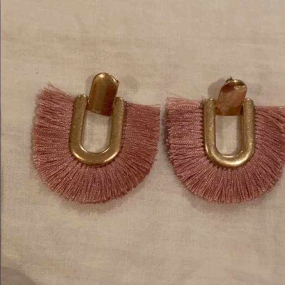 Anthropologie Jewelry - Anthropologie pink and gold fringe earrings